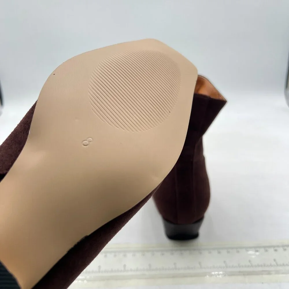 Elegant Brown Ankle Boots - Picture 6 of 8